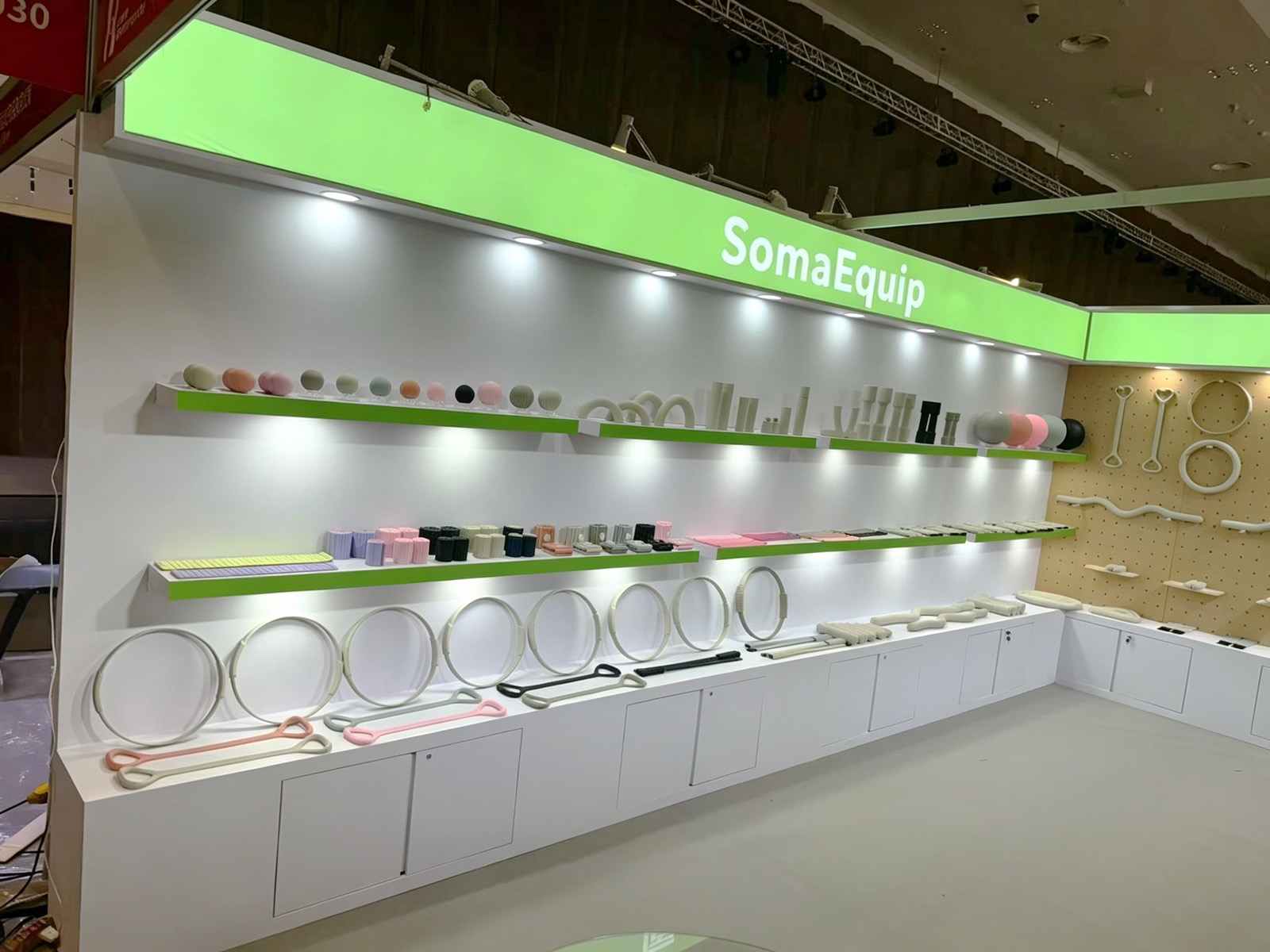SomaEquip booth at a trade exhibition